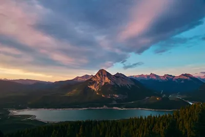 Sunrise views over Barrier Lake, Kananaskis, Alberta